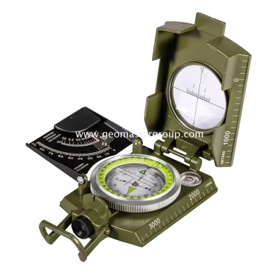 Welche Vorsichtsmaßnahmen sollten bei der Verwendung eines prismatischen Kompasss getroffen werden?