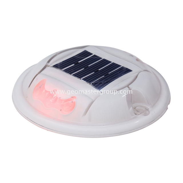 Solarstraßenbolzen